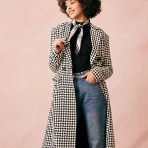 The black lapel double breasted houndstooth coat